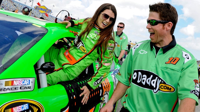 Nascar x GoDaddy | Danica Patrick | T-Shirt